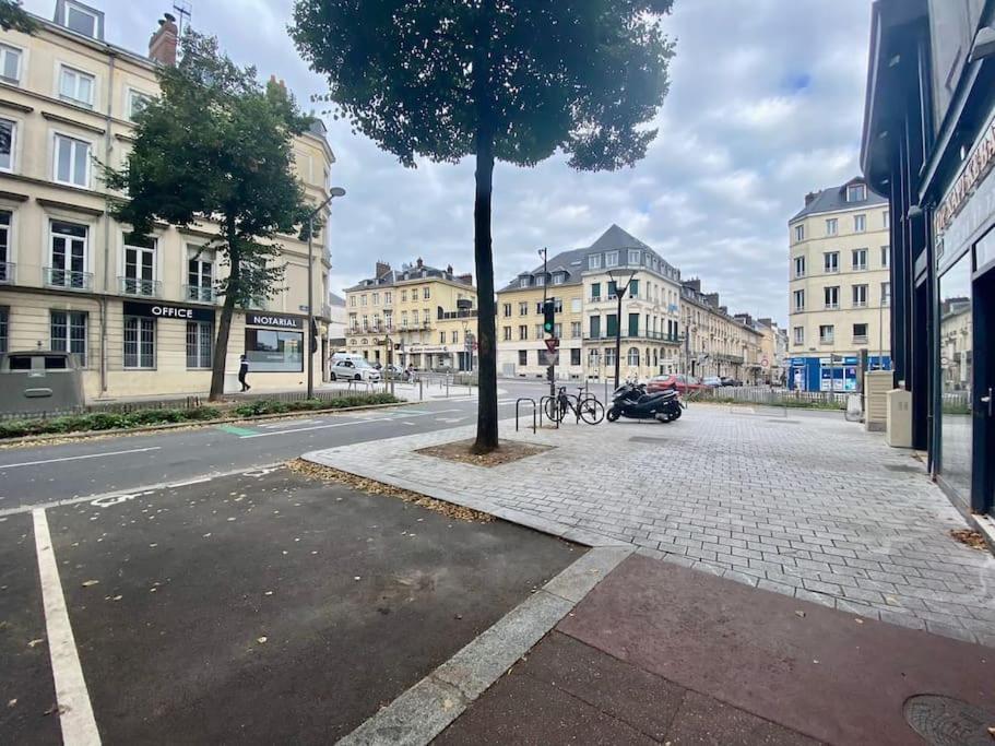 Le Gustave, Charme & Equipements Au Coeur De Rouen Lägenhet Exteriör bild
